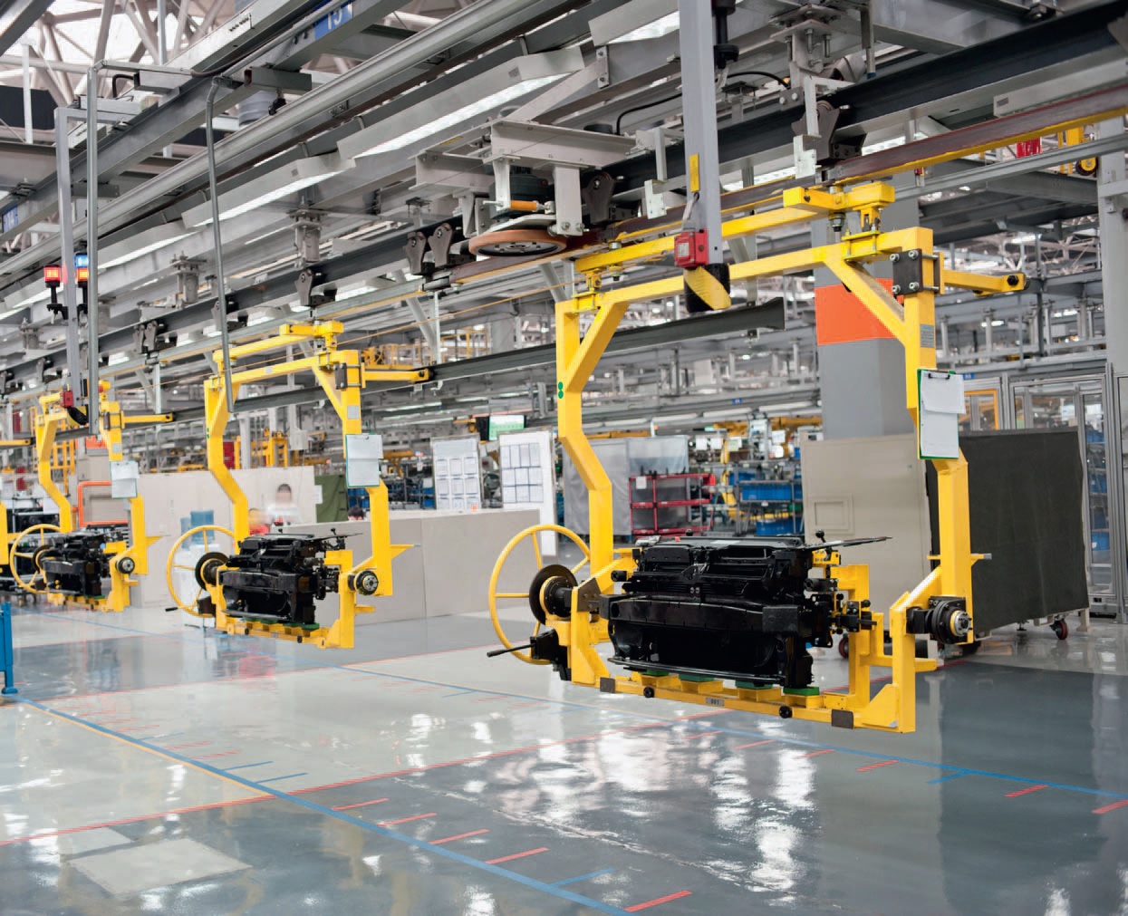 Czystosc-hali-produkcyjnej-jak-wplywa-na-efektywnosc-Fot-1