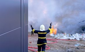 Bezpieczenstwo-pozarowe-budynkow-Ognioodporne-plyty warstwowe-od-Paroc-Panel-System-Fot-1