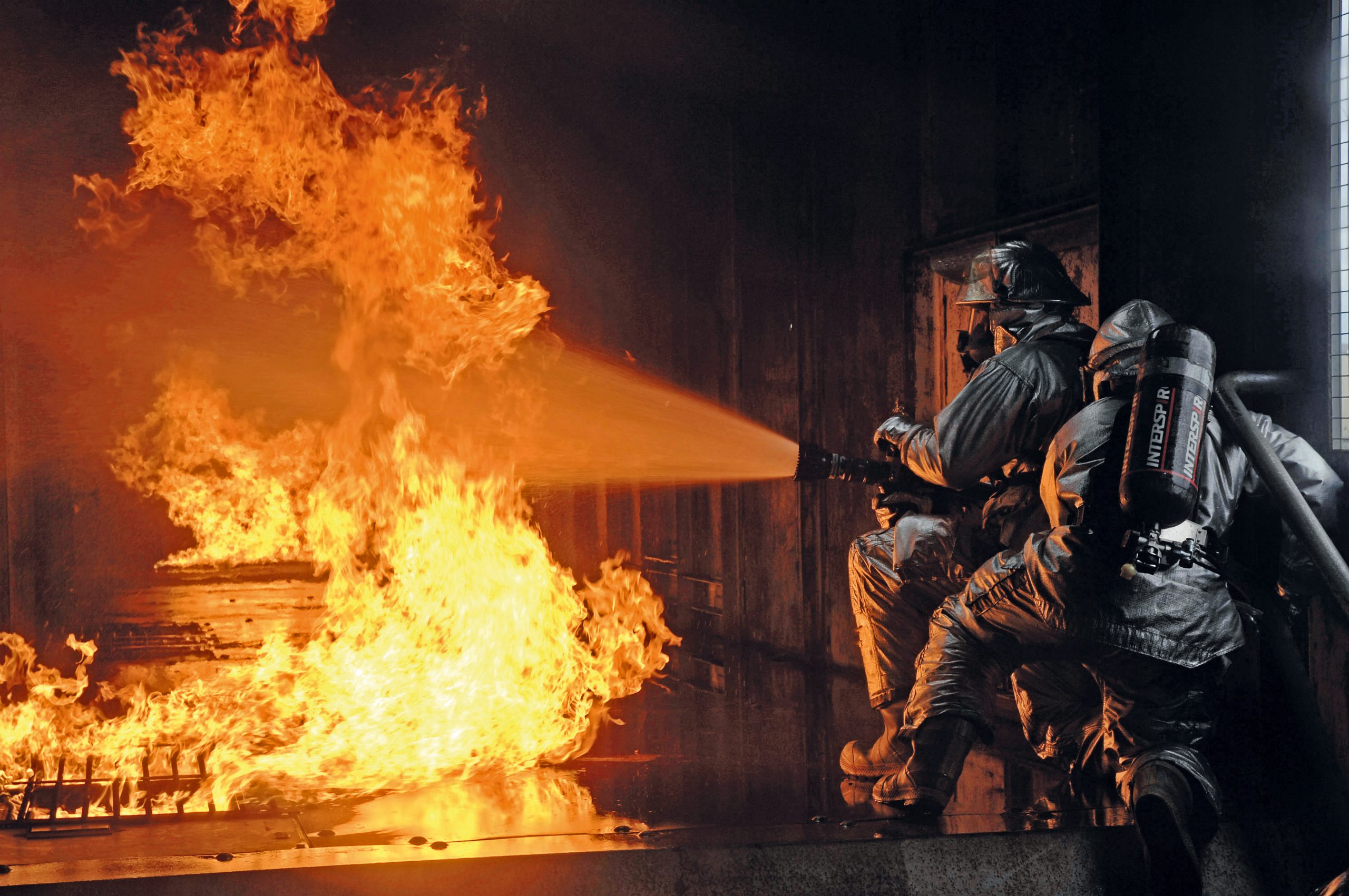 Odpornosc-ogniowa-w-budynkach-wielkopowierzchniowych-Fot-iStock