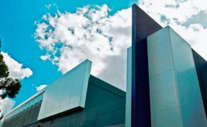 Ekonomicznosc-projektowania-lekkiej-obudowy-z-plyt-warstwowych-AST-Fot-1