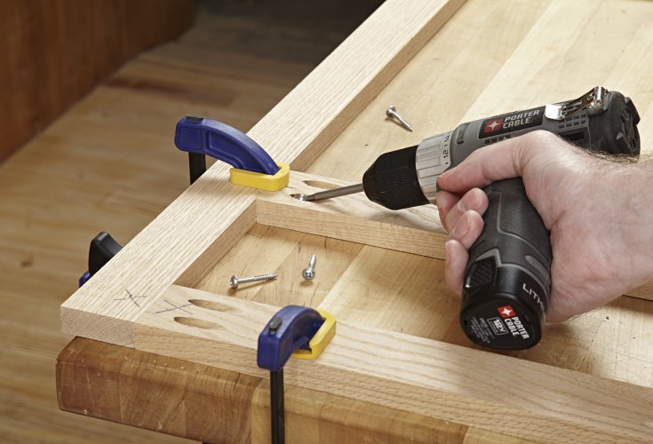 Napedy-lacznikow-meblowych-Fot-2a