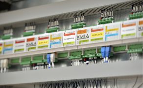 systemy-sterowania,-ktore-wytyczaja-sciezke-nowoczesnym-technologiom-fot-1