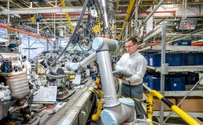 Rynek-robotow-wspolpracujacych-nabiera-tempa-Fot-1-dlaProdukcji.pl