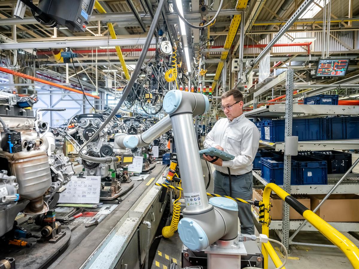 Rynek-robotow-wspolpracujacych-nabiera-tempa-Fot-1-dlaProdukcji.pl