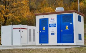PGE-uruchamia-magazyn-energii-elektrycznej-z-wykorzystaniem-modulow-Powerpack-Tesla-dlaProdukcji.pl