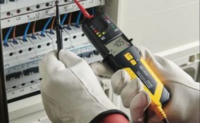 Bezpieczenstwo-elektrykow-przede-wszystkim-fot-4-dlaProdukcji.pl