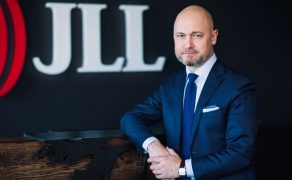 Pandemia-roznicuje-sytuacje-na-rynku-gruntow-inwestycyjnych-Tomasz-Lewandowski-dlaProdukcji.pl