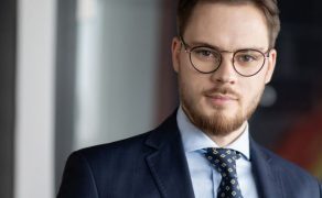 Cushman-Wakefield-stawia-na-e-commerce-Michal-Brzezinski-dlaProdukcji.pl