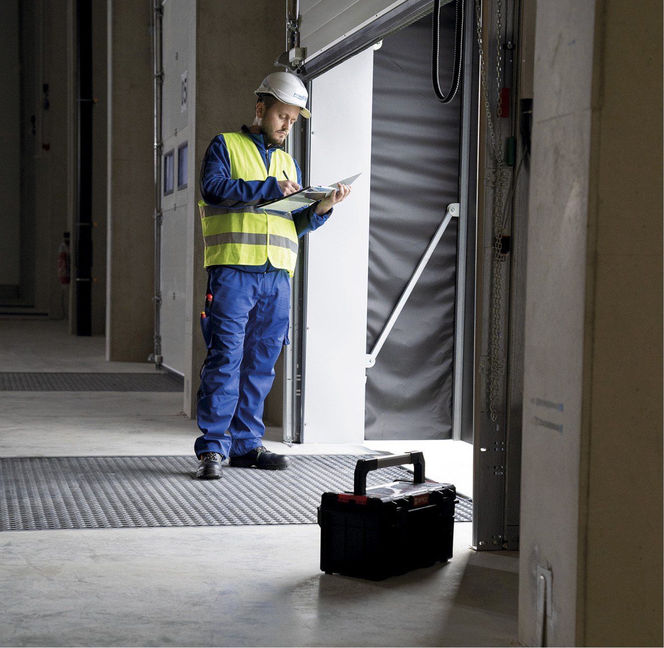 serwis-bram-przemyslowych-i-ramp-przeladunkowych-dlaProdukcji.pl