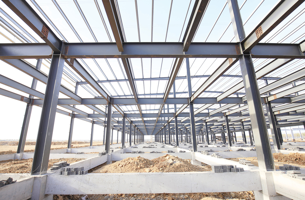 Wytyczne-projektowania-hal-z-uwagi-na-korozje-stali-Wymagania-zwiazane-ze-sposobem-ochrony-przed-korozja-Fot-iStock-dlaProdukcji.pl