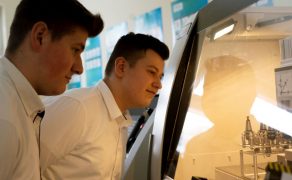 Ksztalcenie-zawodowe-z-zakresu-CNC-i-robotyki-w-Zespole-Szkol-w-Lukowie-Fot-1-dlaProdukcji.pl