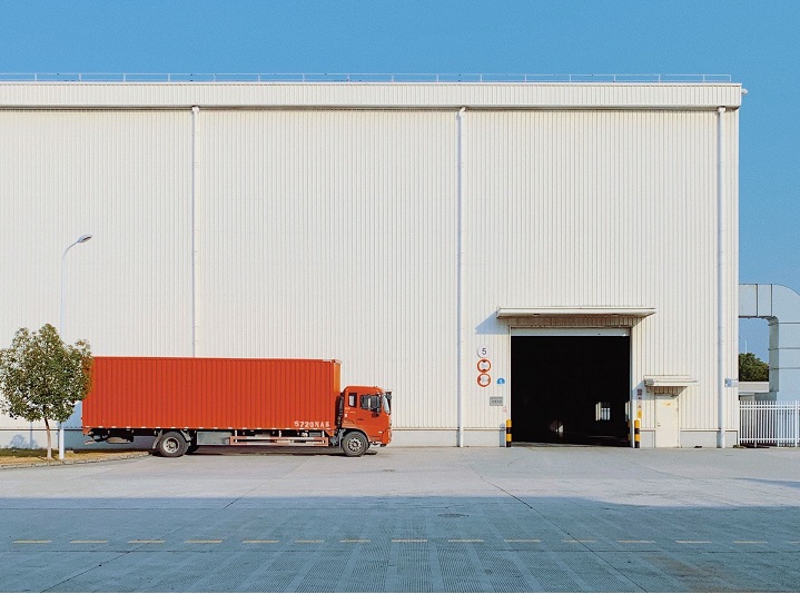 Gospodarka-przyspiesza-ale-ma-problemy-z-dostawami-materialow