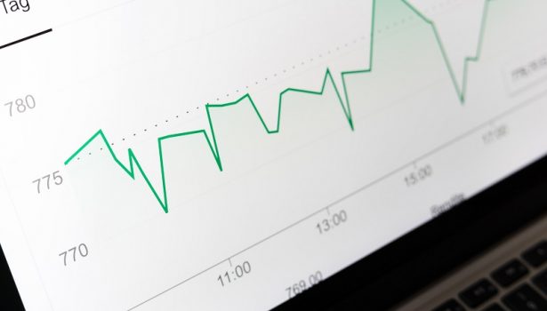 KoronaBilans-co-trzeci-przedsiebiorca-przyznaje-ze-opznia-platnosci-dlaProdukcji.pl