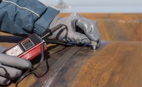 URU-2-21-diagnostyka-wiktoria-wilczynska-grzegorz-perun-BADANIA-NIENISZCZACE-iStock-1211649814