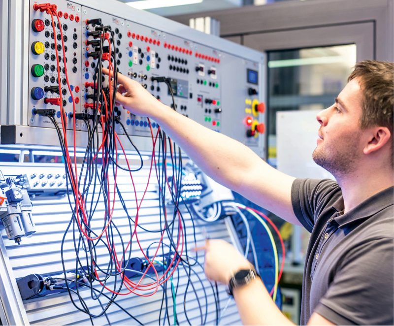 URU-3-21-hydraulika-pneumatyka-jadwiga-woznik-SZKOLENIA-HYDRAULIKIA-PNEUMATYKA-2-dlaProdukcji.pl