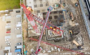 Dluzsze-oczekiwanie-na-rozpoczecie-inwestycji-budowlanych-dlaProdukcji.pl