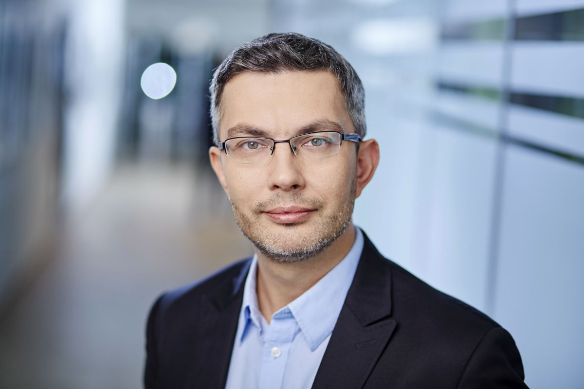 Automatyzacja-na-wyciagniecie-reki-czyli-dlaczego-warto-brac-udzial-w-targach-branzowych-Pawel-Szczerkowski