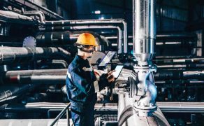 Rzeczywistosc-rozszerzona-wspiera-cyberbezpieczenstwo-w-Przemysle-4.0-dlaProdukcji.pl
