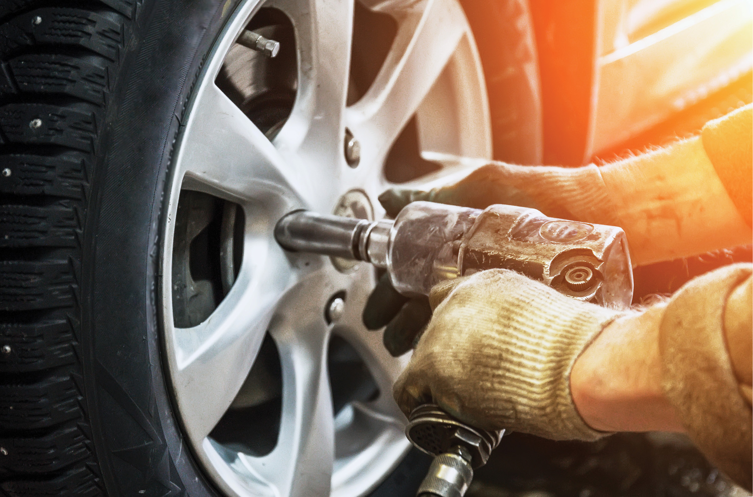 sruby-mocujace-kola-samochodow-istock