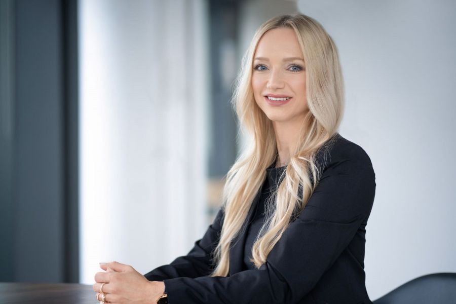 Handel-internetowy-napedza-magazyny-Natalia-Mika