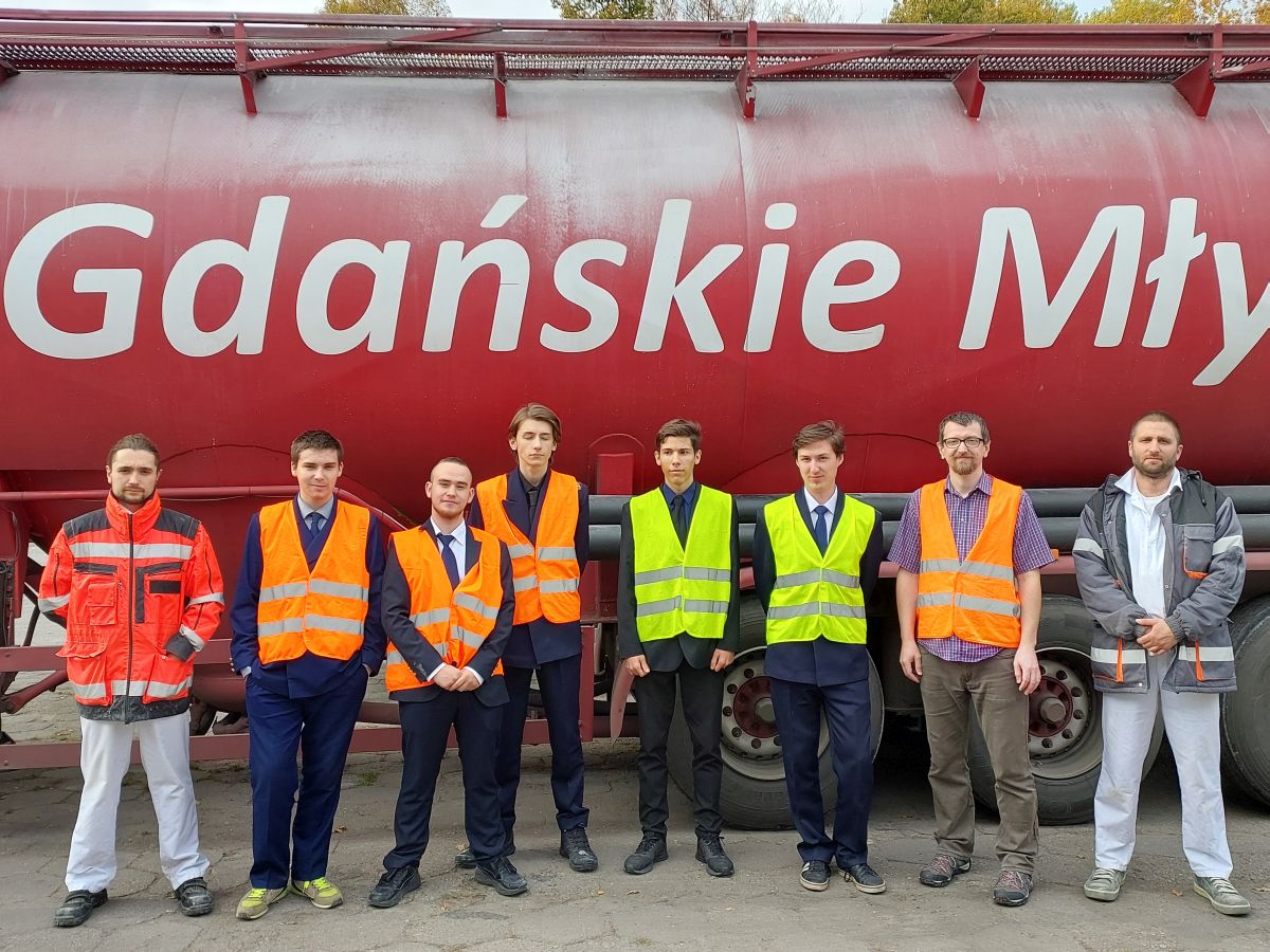 Pierwsze-pol-roku-modelowego-projektu-Zrobmy-to-razem-Fundacji-Inspirujace-Przyklady-wielkim-sukcesem-Fot-1