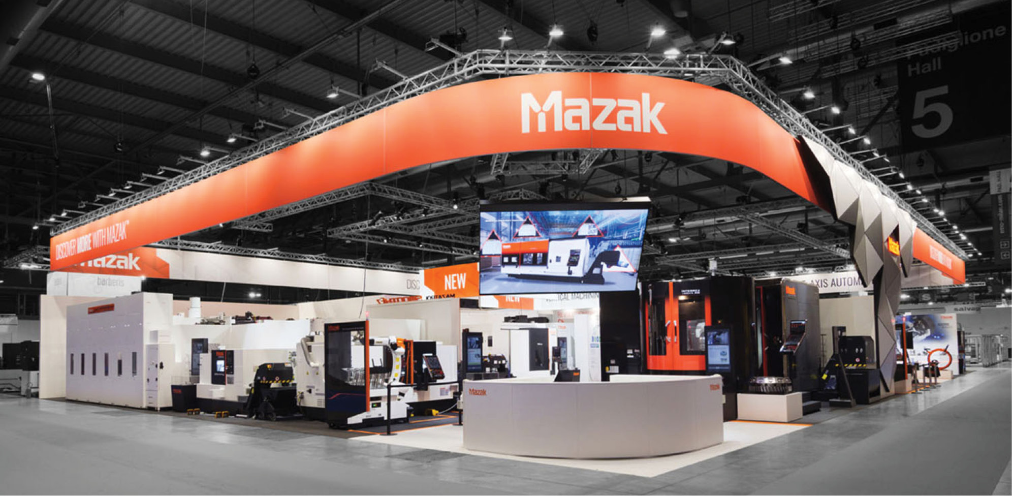 Menagerowie firmy Yamazaki Mazak Europe odpowiadają na pytania o współpracę w Europie Śroskowej