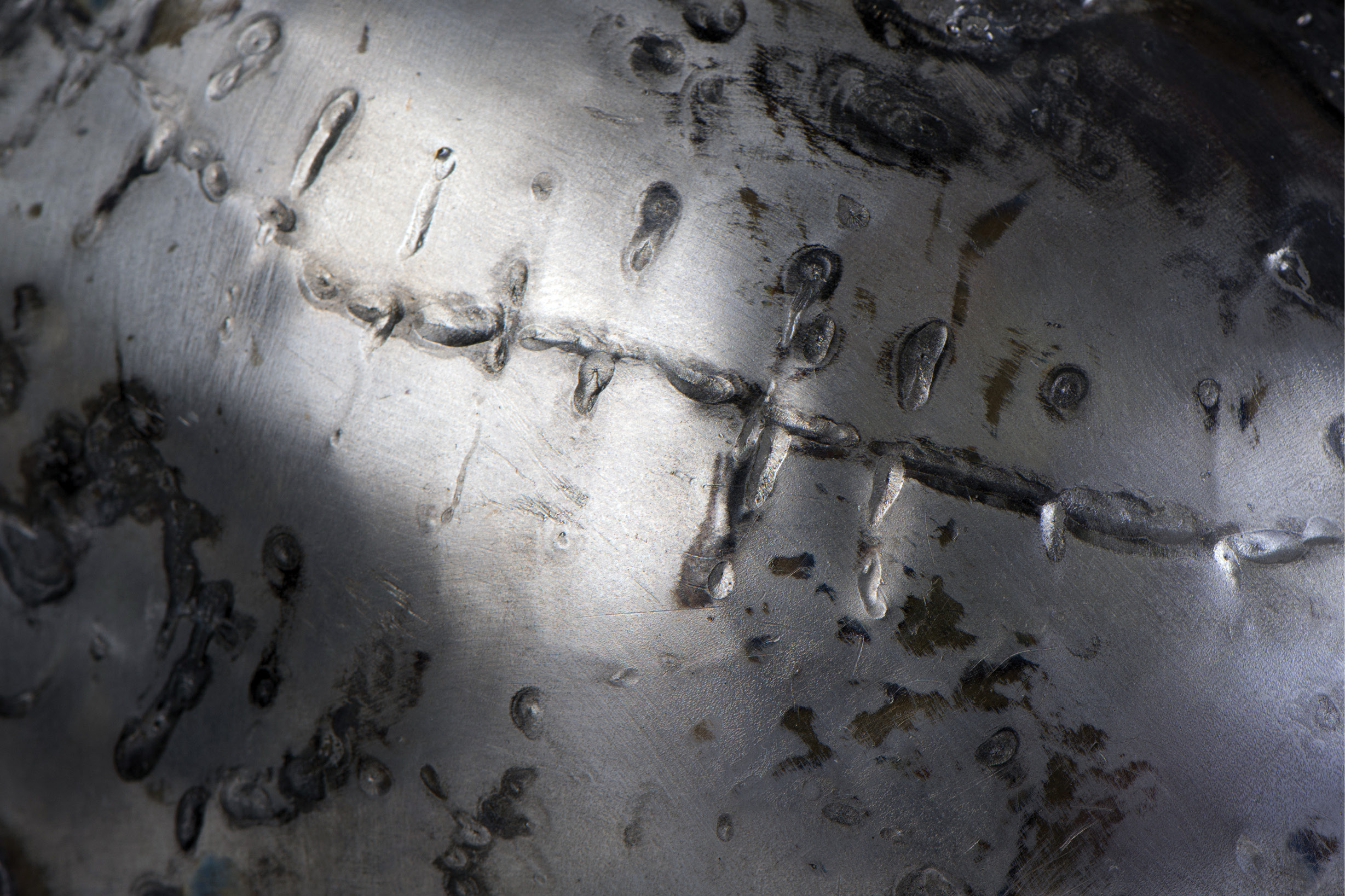 STAL-5-6-22-Przemyslaw-Borecki-TLOCZENIE-BLACH-DLA-PRZEMYSLU-MOTORYZACYJNEGO-iStock-636492652