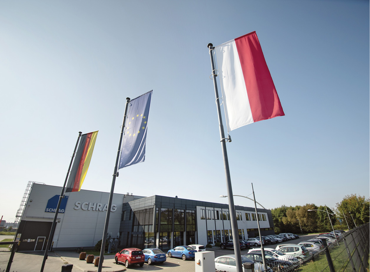 na-ksztaltownikach-zimnogietych-powstaja-elementy-konstrukcji-schrag-fot-1