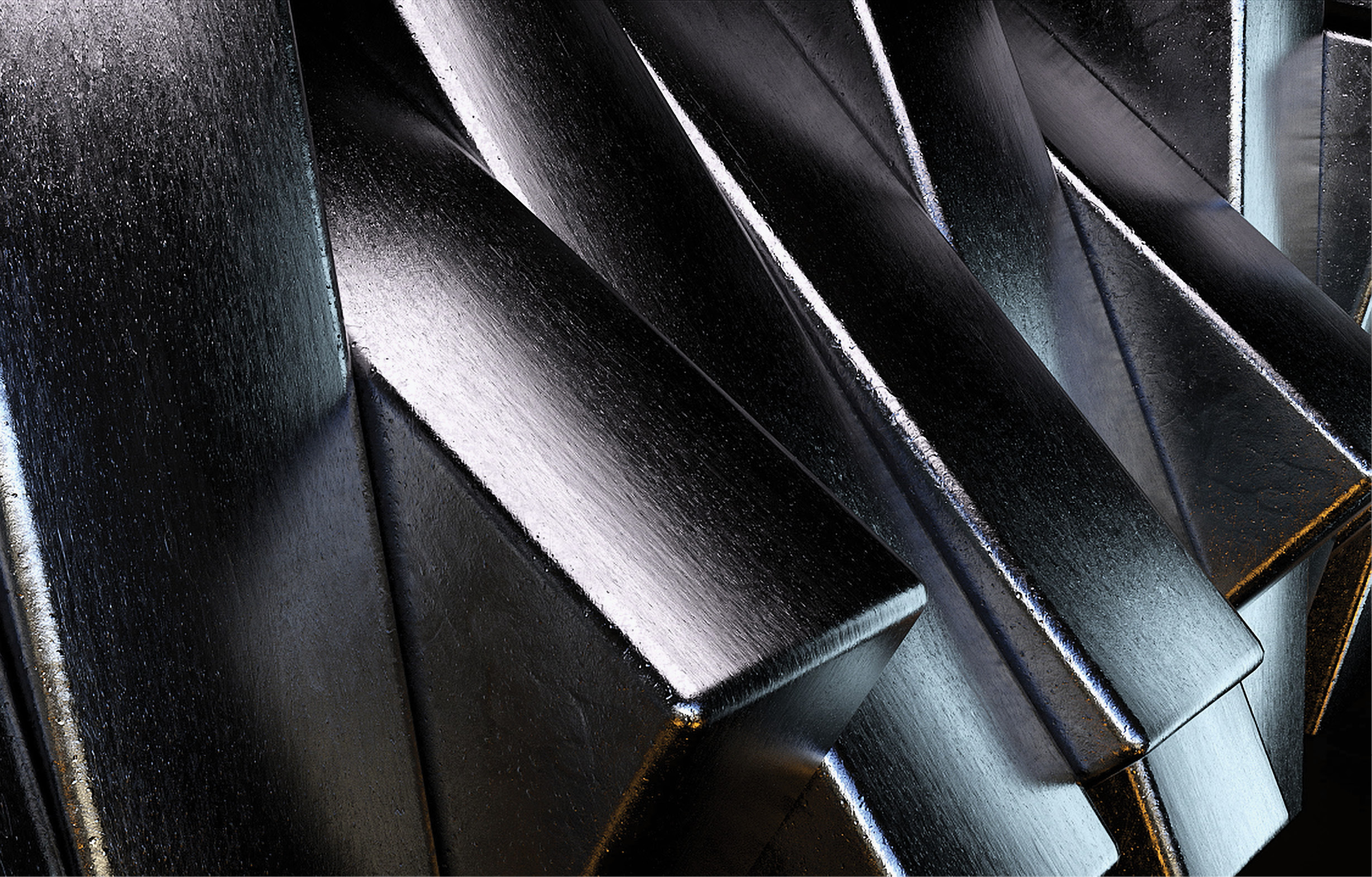 STAL_5-6_23_Adam_Barylski_SZLIFOWANIE_NA_DOCIERARKACH_TARCZOWYCH_iStock-1452358233