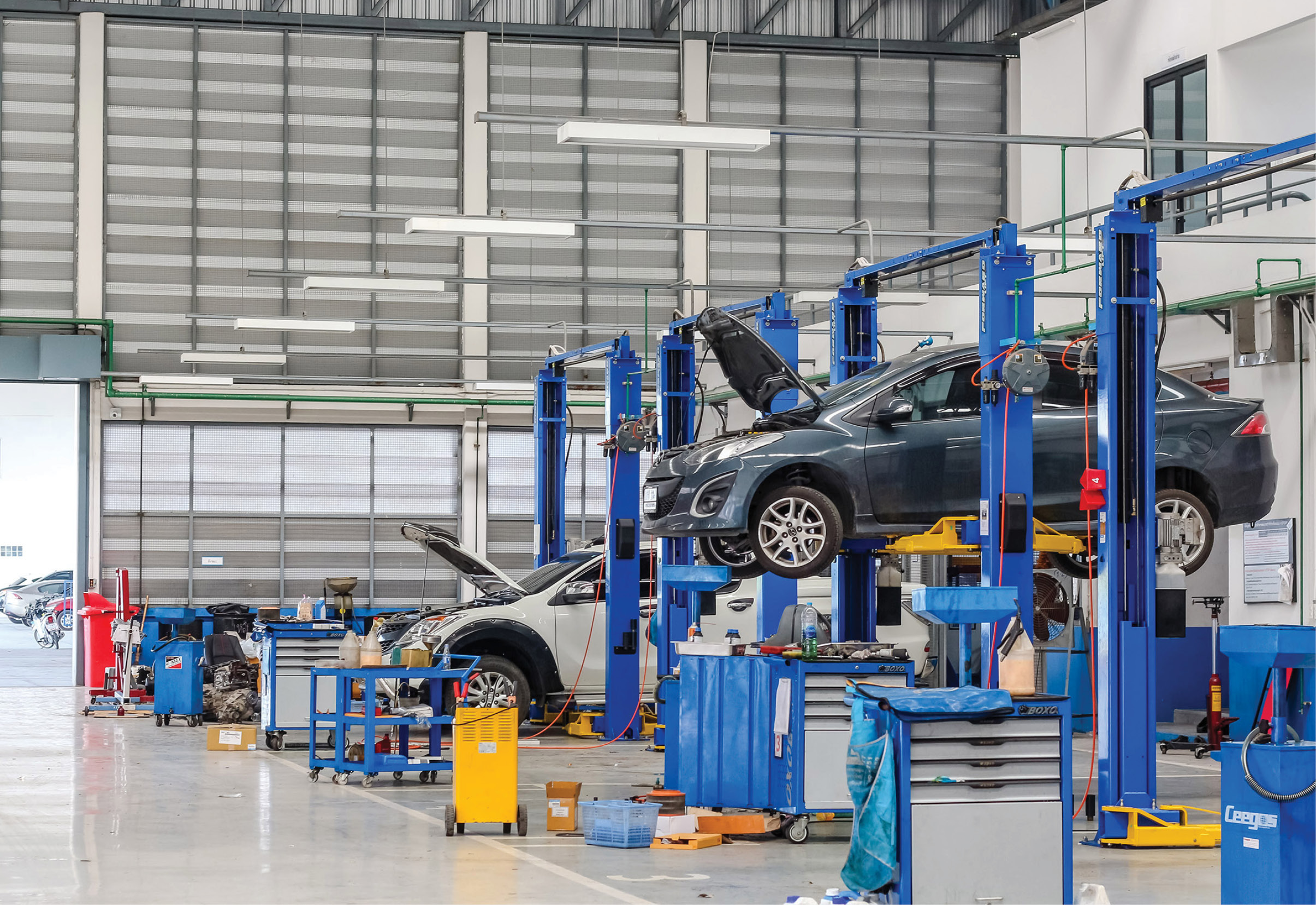 dzwigniki-urzadzenia-do-podnoszenia-ladunkow