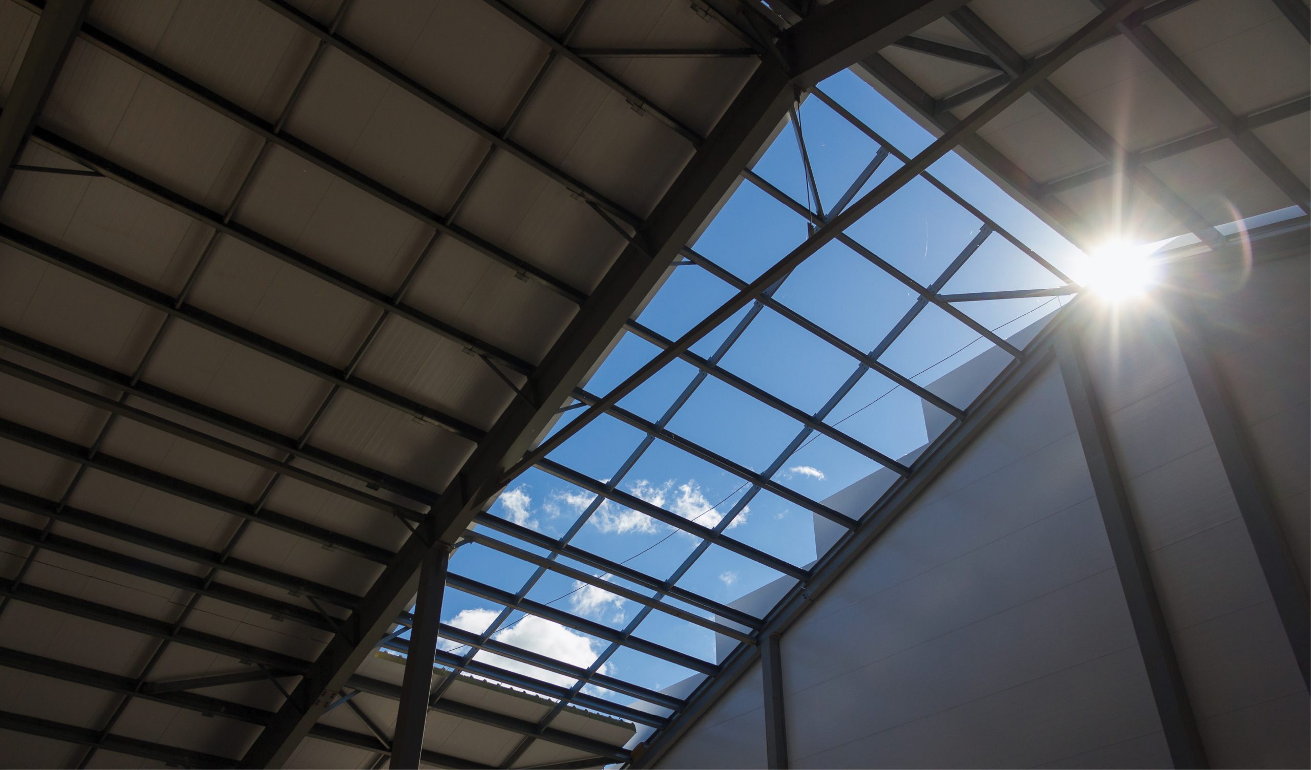 konstrukcje-wsporcze-lekkiej-obudowy-z-plyt-warstwowych-fot