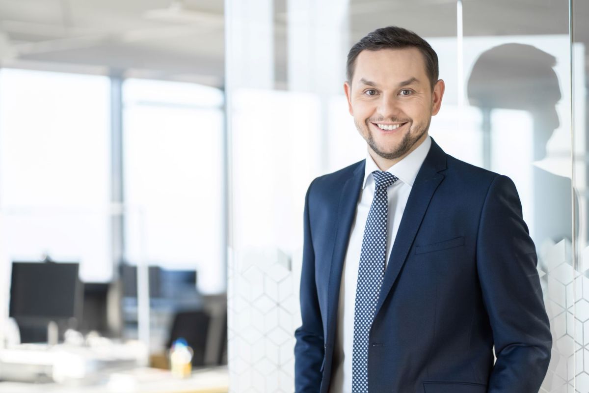 Kamil-Kowa-Savills-rynek-nieruchomosci-komercyjnych