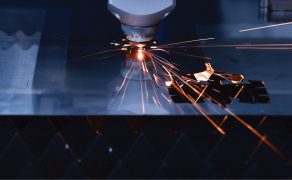 STAL_3-4_24_Agnieszka_Skoczylas_STOPY_METALI_PO_CIECIU_LASEREM_iStock-1459336381