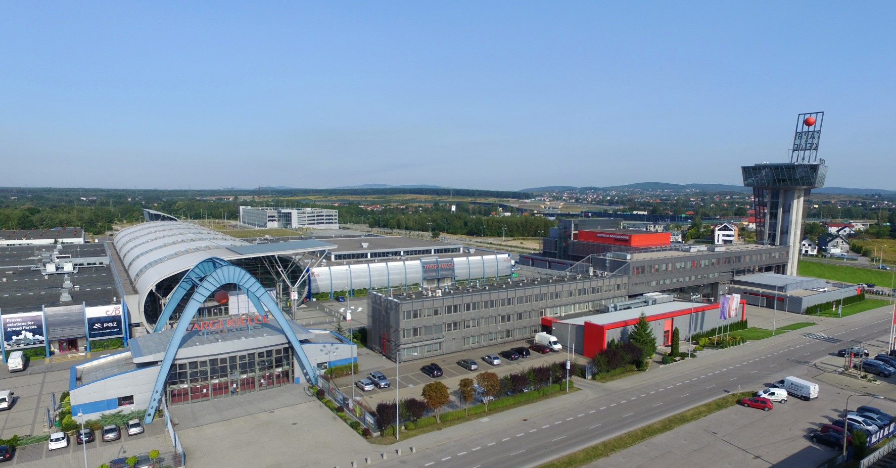 zwiedzający z Afryki i Azji