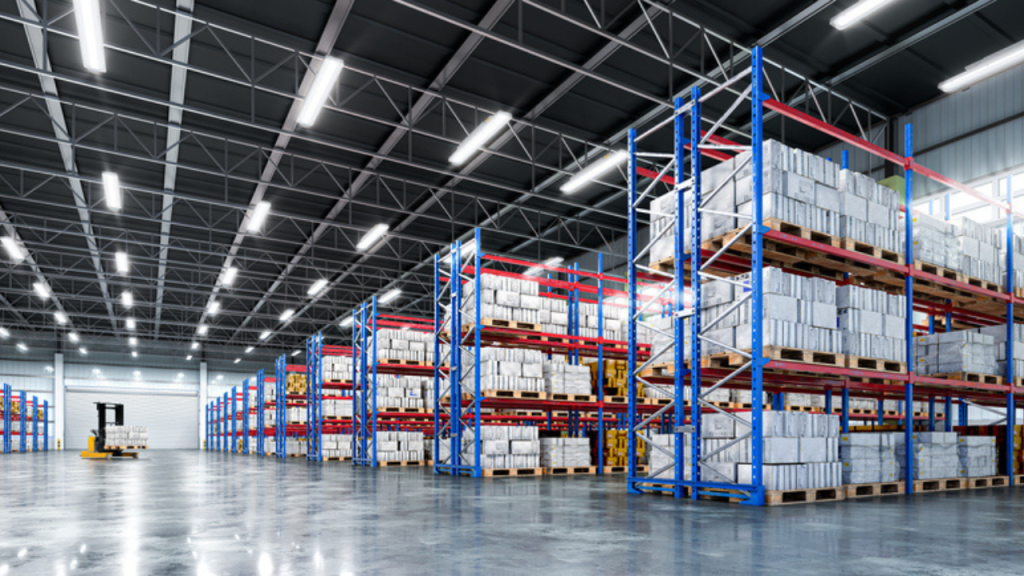 Magazyny w Polsce 4kw. 2025